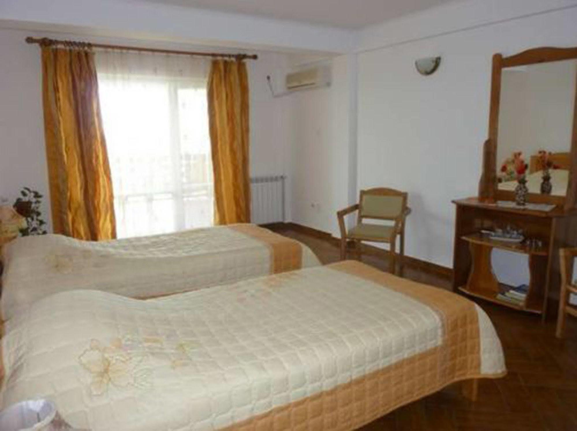 Hotel Wels Băltenii de Sus Exterior photo